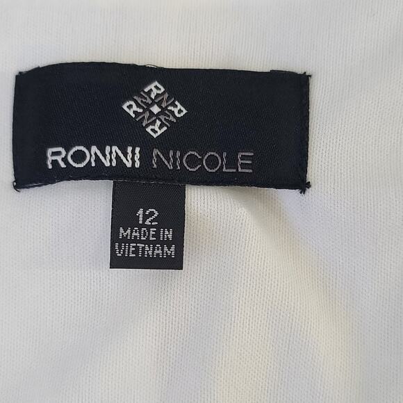 Ronni Nicole womens sleeveless textured white dress Size 12 Office Graduation - Picture 8 of 9